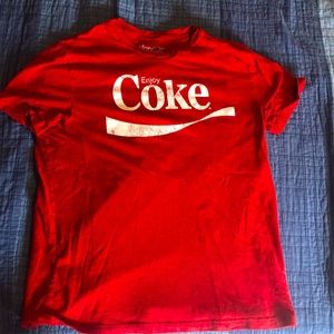 Large coca-cola T-shirt